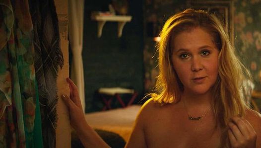Amy Schumer scena nuda in Mi sento carina - scandalplanet.com