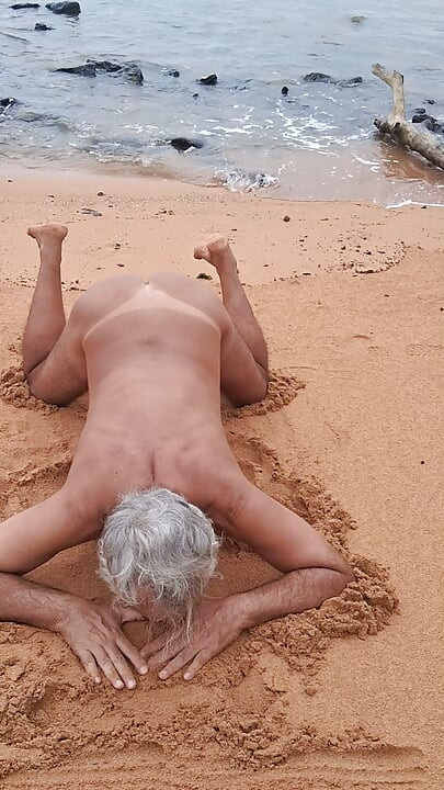 Ladysilva on the beach naked showing off her big sexy ass tanned with mark
