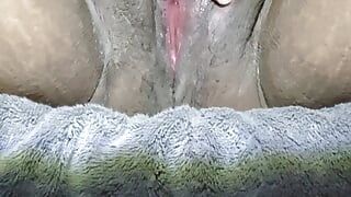 Кошечка Rosario со стонущей оргазмом