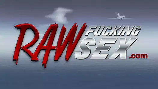 生ファックセックス-巨乳レズビアンプーマスウェーデン人のホット飛行機セックス