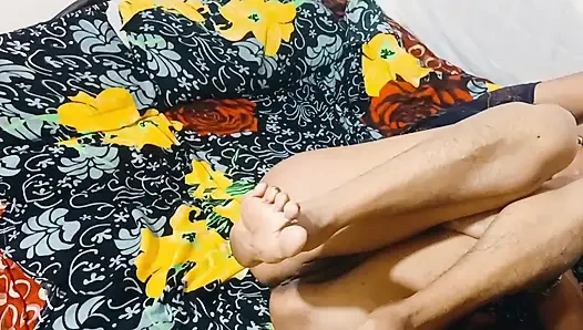 Neden 18 yaşındaki bir kızı siktim? Hintli seks videosu