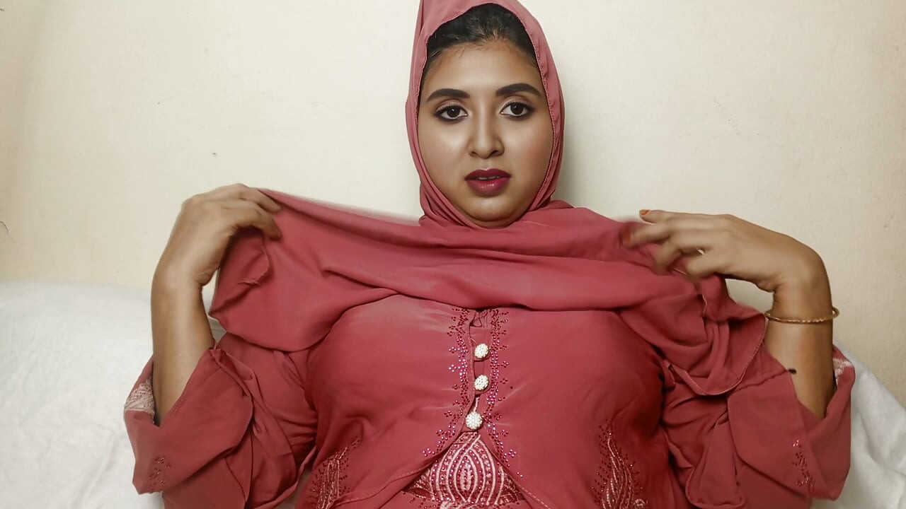 Nadiya First Time Full Face + Big Ass Doggy - Real Desi Couple