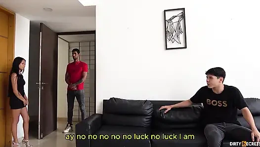 МОЙ БОЙФРЕНД ИГНОРИРУЕТ МЕНЯ, ПОЭТОМУ Я ТРАХАЮ ЕГО ЛУЧШЕГО ДРУГА.