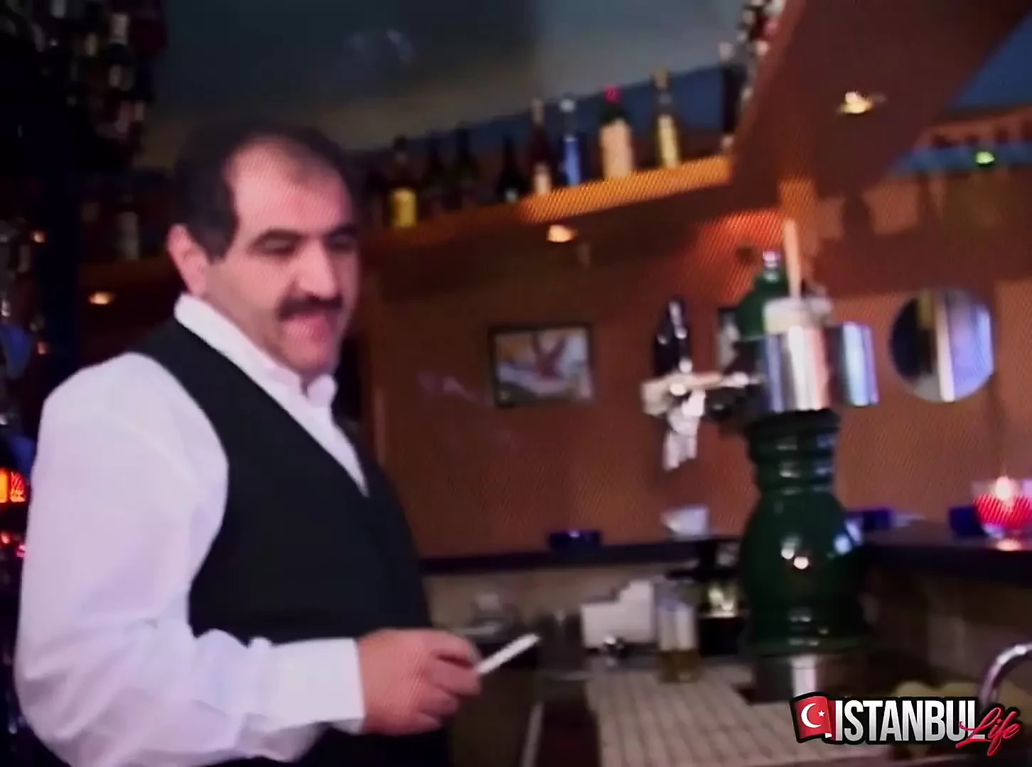Sahin K folla a Oksan Oksar en el culo