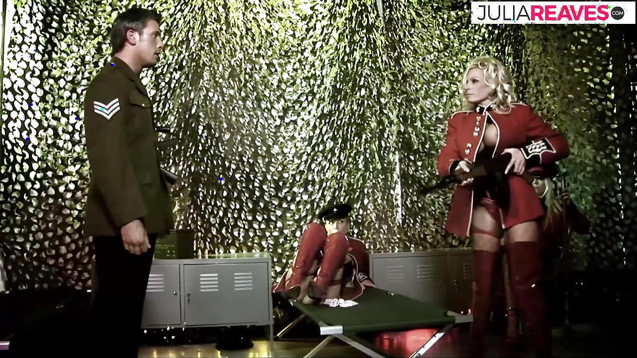 교복 입은 거유 롤플레잉의 인정사정 많은 섹스