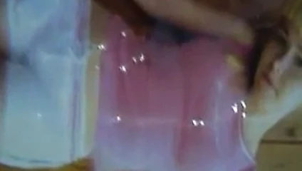İlk orgazm üzerinde kız arkadaş benim karım sveta sarışın