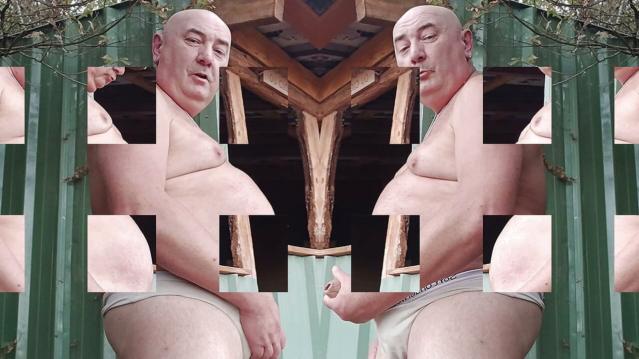Good fat pork exhibited at the hut, delight of piss and exquisite stench of my big stinky skeas, skets and cho7 that stink!