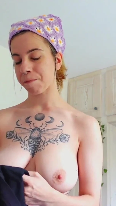 Captivating moment from "✨ VLOG #3 // Shall we test the bed of the van with a hiker?"