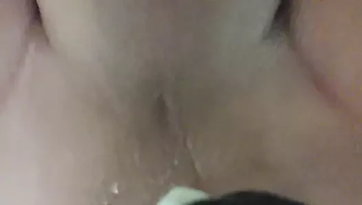 Meri 55 sal ki dvi gand men kala dildo