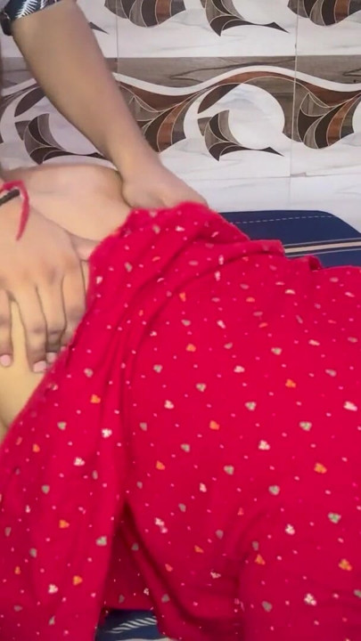 Jija ji ne apne choti sali ki virgin pussy milte hi uski pussy ros nikal diya hindi video | Clip 1