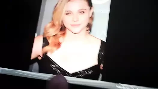 Chloe Moretz boşalıyor