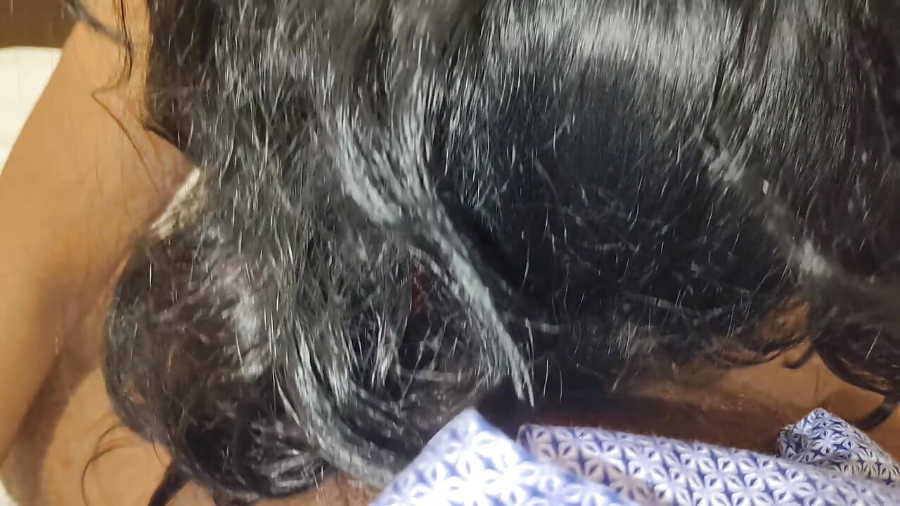 Telugu Anu täti seksikkäässä vaaleanpunaisessa mekossa