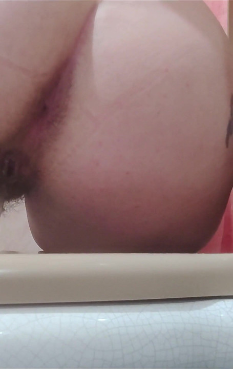 A Big Pee Seen From Behind Is the Best