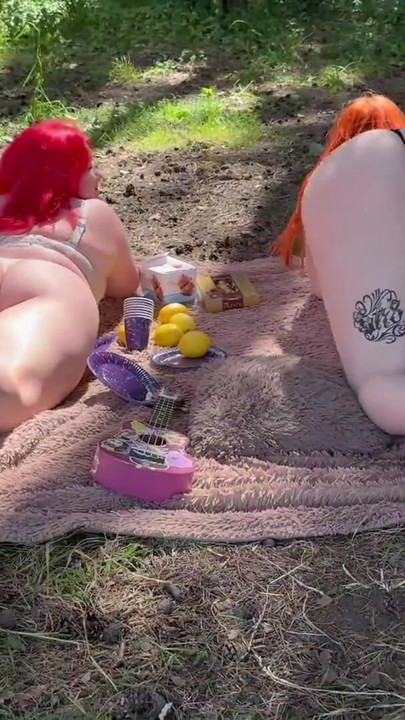 Two girlfriends decided to relax outdoors and have hot sex. | Clip 1