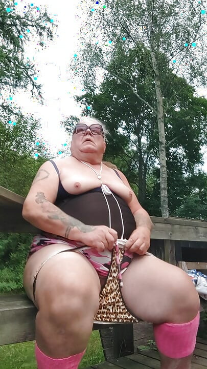 Verão 2026. GANGSTAZZ ESTÁ DE VOLTA MOSTRANDO CORPO CURVILÍNEO AO AR LIVRE