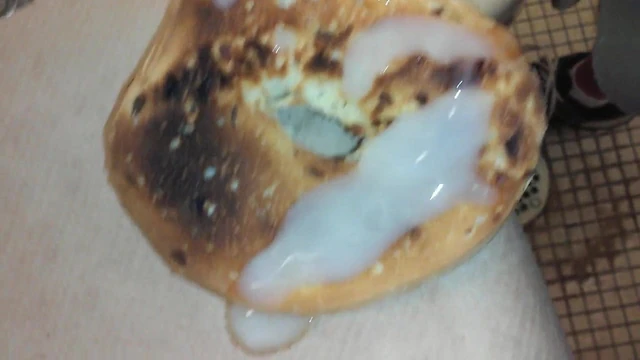 Bagel and cream