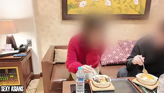Bir randevuda borçlandım. Arzu hızlı bir şekilde devraldıkça her şeyi unutuyor