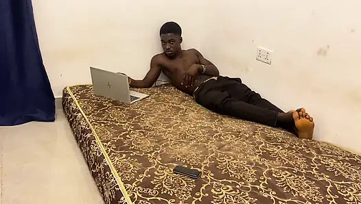 Aku suka banget ngentot memek tetanggaku yang kurus