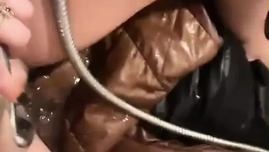 Jacekts 180'i sikerek küvette mastürbasyon yaptım