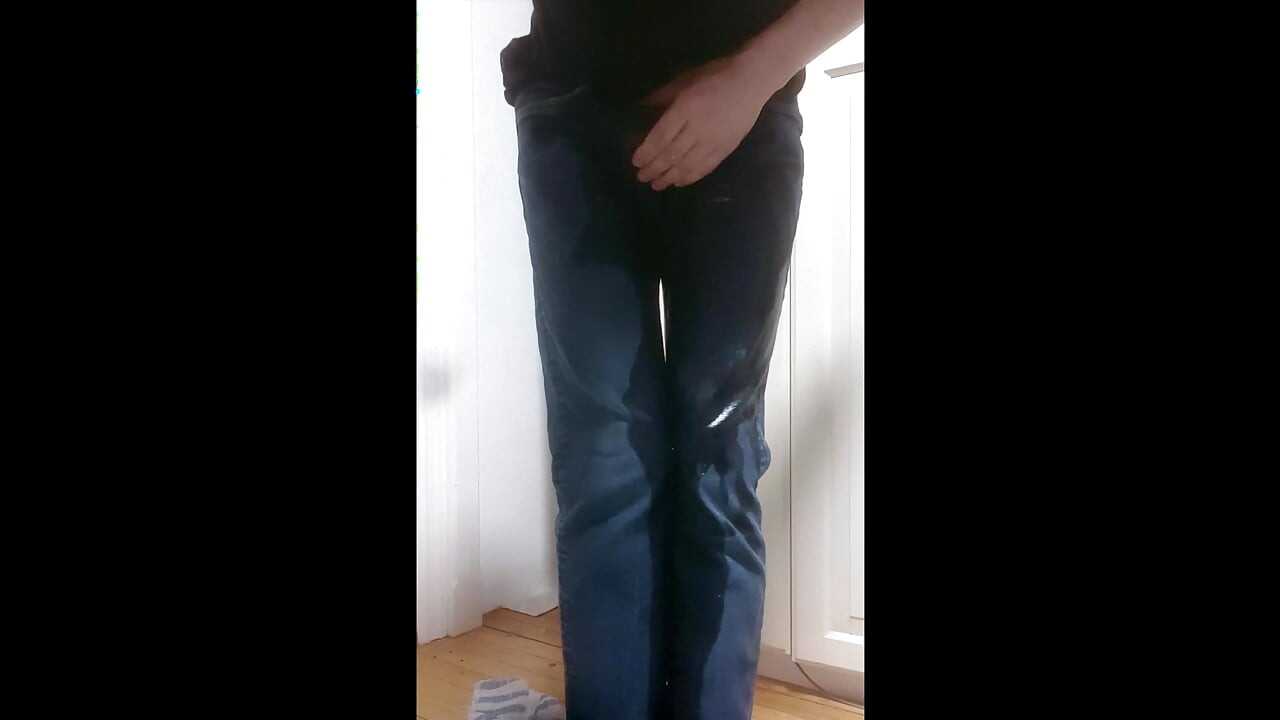 Знову розлютив мої джинси