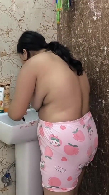 Key moment from "IPL 2024 desi girl"