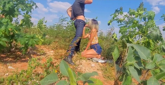 Sex in the woods with the wife, taking a blowjob hike until cum