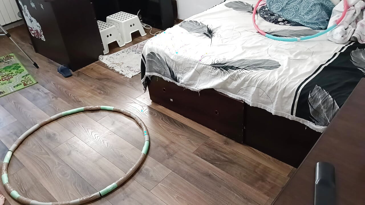 Esposa sexy faz ginástica em casa nua