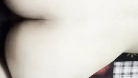 Yaramaz tombul evli kadın kocasının en iyi arkadaşına biniyor