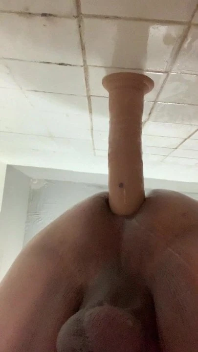 私のジューシーな穴を犯す
