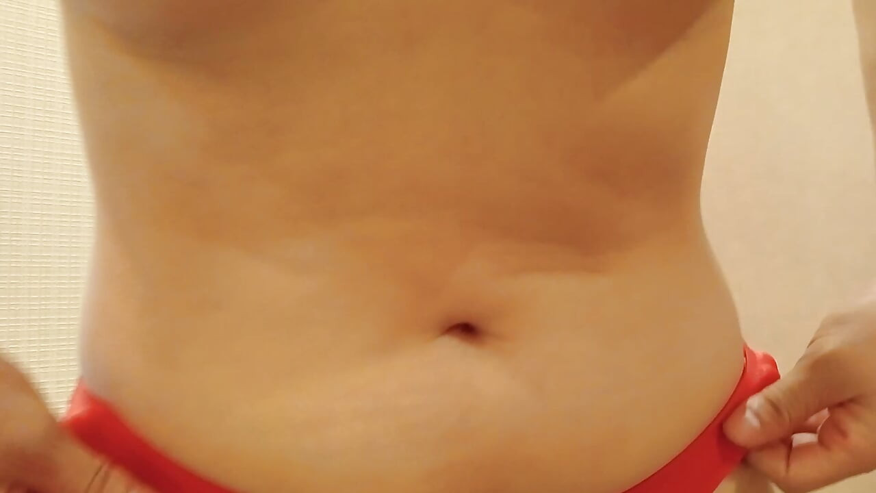 Japanische MILf zieht sich um, video