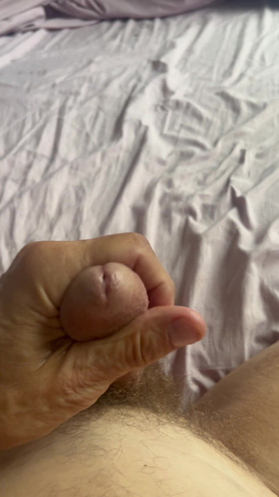 Acariciando meu pau bonito