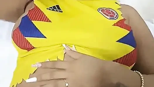 Video of Young Brunette with Her Boyfriend Leaks on the Internet in Nyc