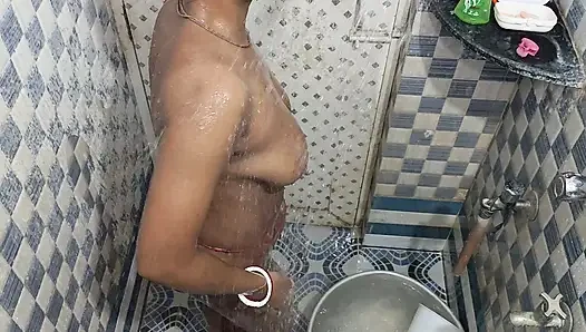 Meine erste heiße baddusche