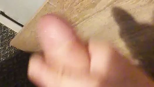 Tek başına mastürbasyon yapıyor