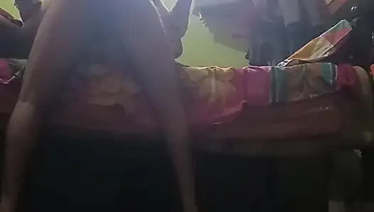 Hintli soniya yenge sikişiyor