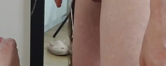 Invazie dură și alunecoasă în gât