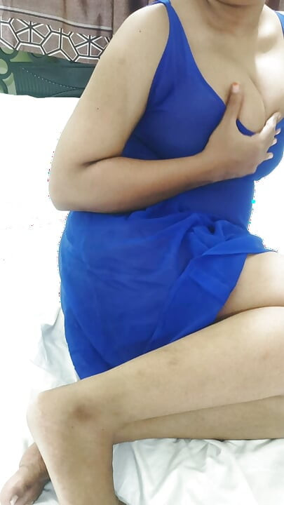 I did the fingering with a bottle of blue polish. How do you feel?