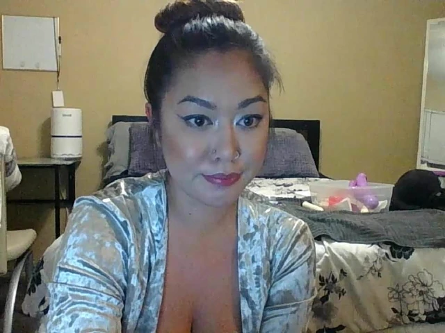 asian pretty babe