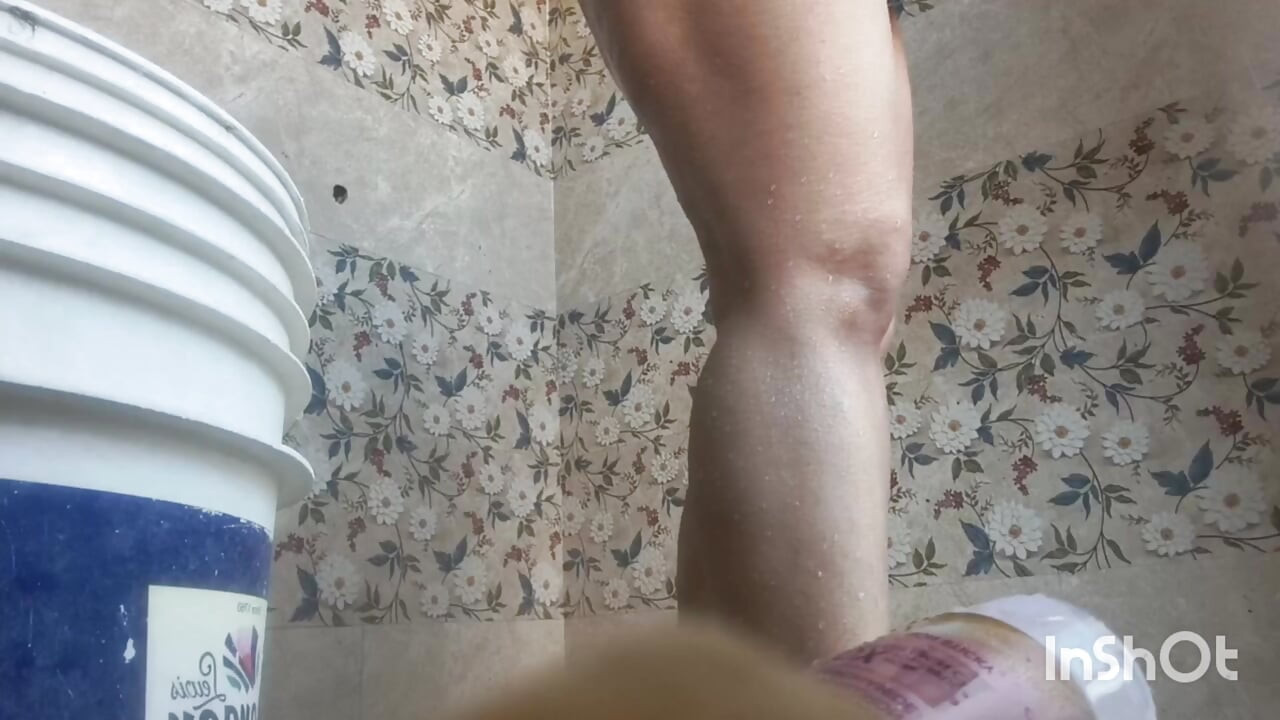 Me aaj mosi ke ghar par nahane gai