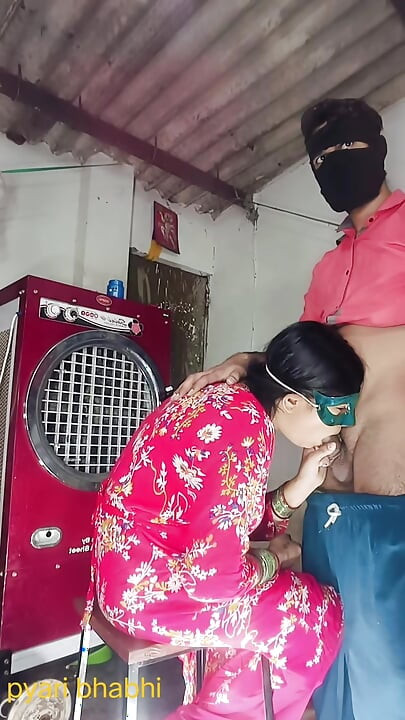 Coño de culo follando polla chupando coño chupando senos chupando leche del pecho y sentado en la polla al estilo perrito y acostada directamente en audio hindi