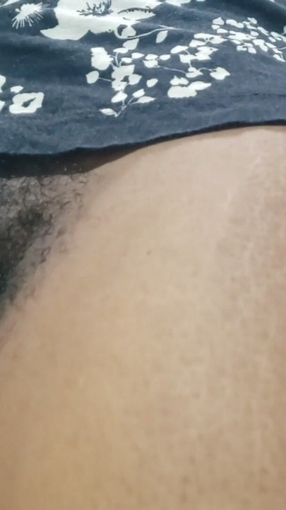 Mature woman being truly satisfied as her unshaven mound is worshipped | Clip 2
