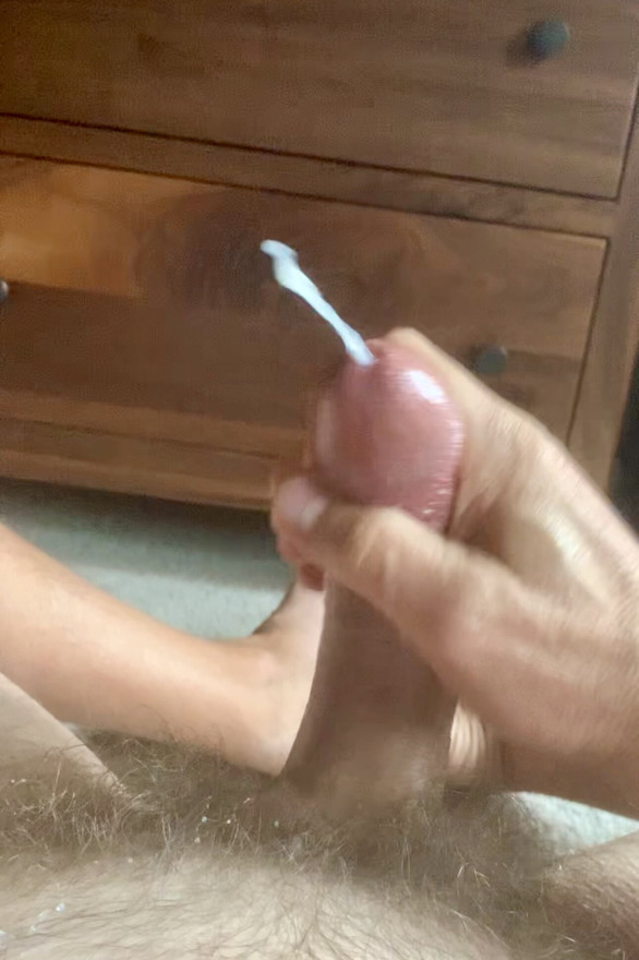 猛烈抽搐並吹出一大堆