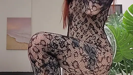 Fußanbetung Im Hauchdünnen Schwarzen Netz-body - Perfekte Nylonfüße