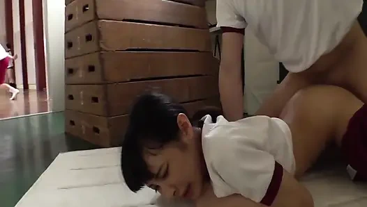 Rika terjebak oleh masa lalunya menjadi titik tanpa ampun dan melanggar