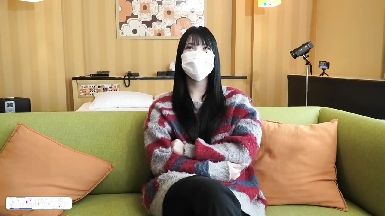 离开过去, 优雅的服装店美女开始一个难忘的新篇章