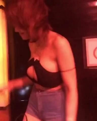 DJ Katty Butterfly - сучка с большими сиськами 14