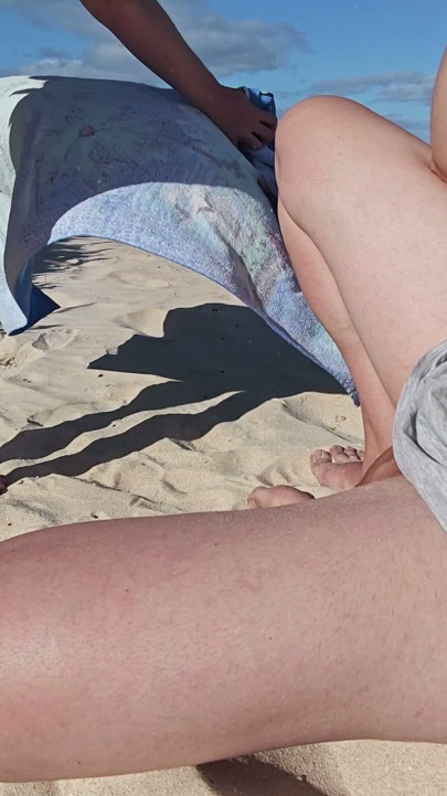 Very risky blowjob in public beach | Clip 1