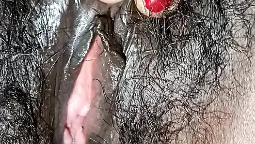 Kremsi ve ıslak amcığımı gör