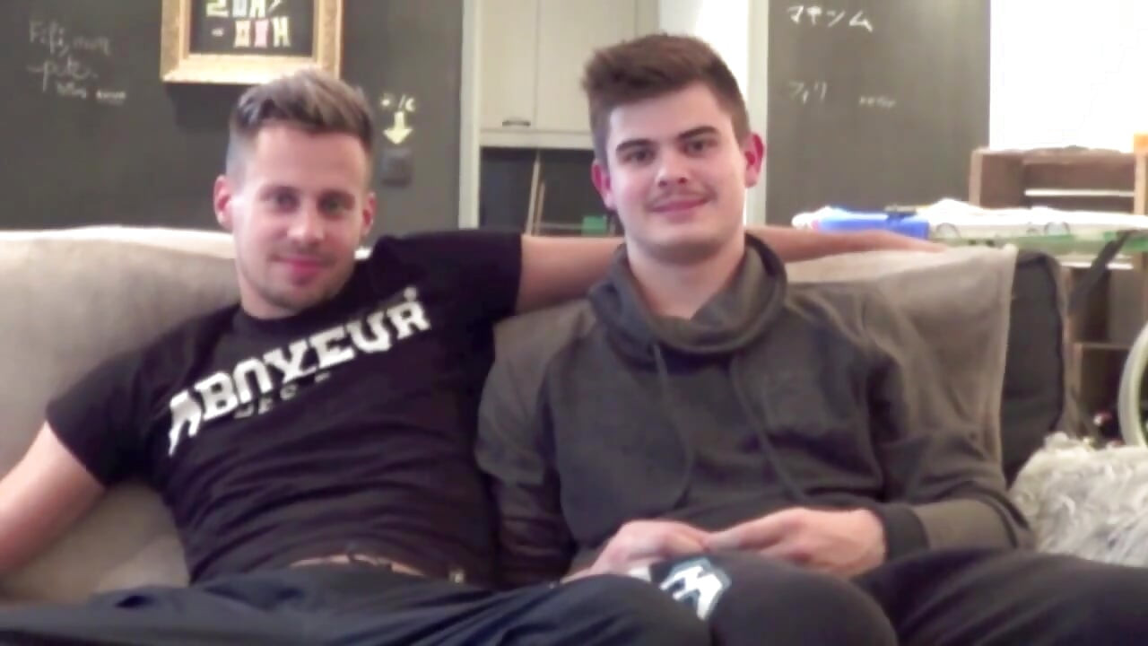 Înregistrare sexuală amatoare cu Filip și valeriana twink