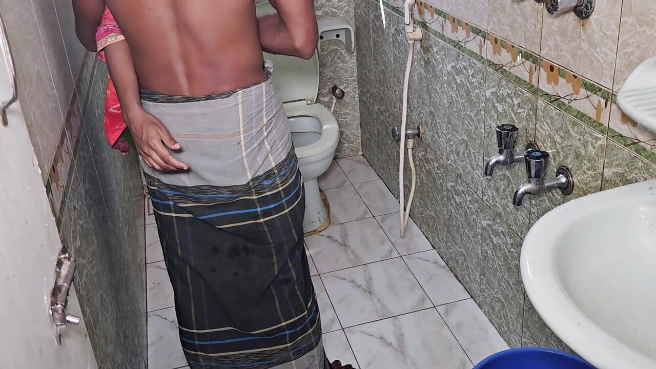 Indyjska Desi Bhabhi ne apne pussy ras pilayi